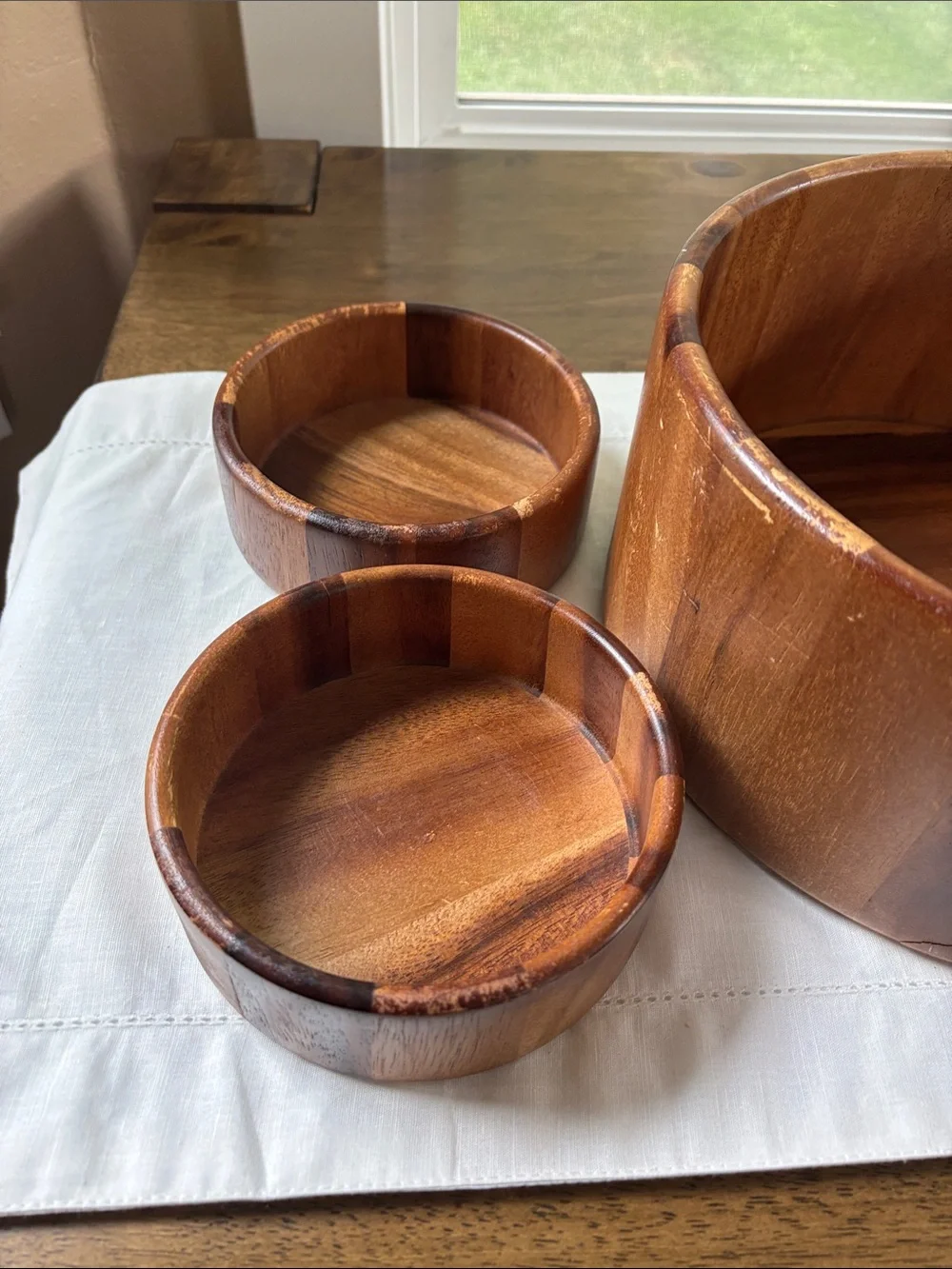 Wooden Salad Bowl Set with 4 Matching Bowls - Natural Brown
